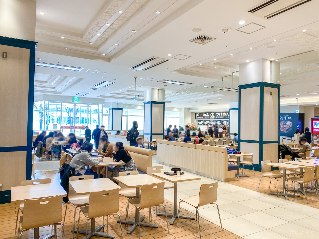 ららぽーと豊洲フードコート完全ガイド！絶景席の確保術と人気店