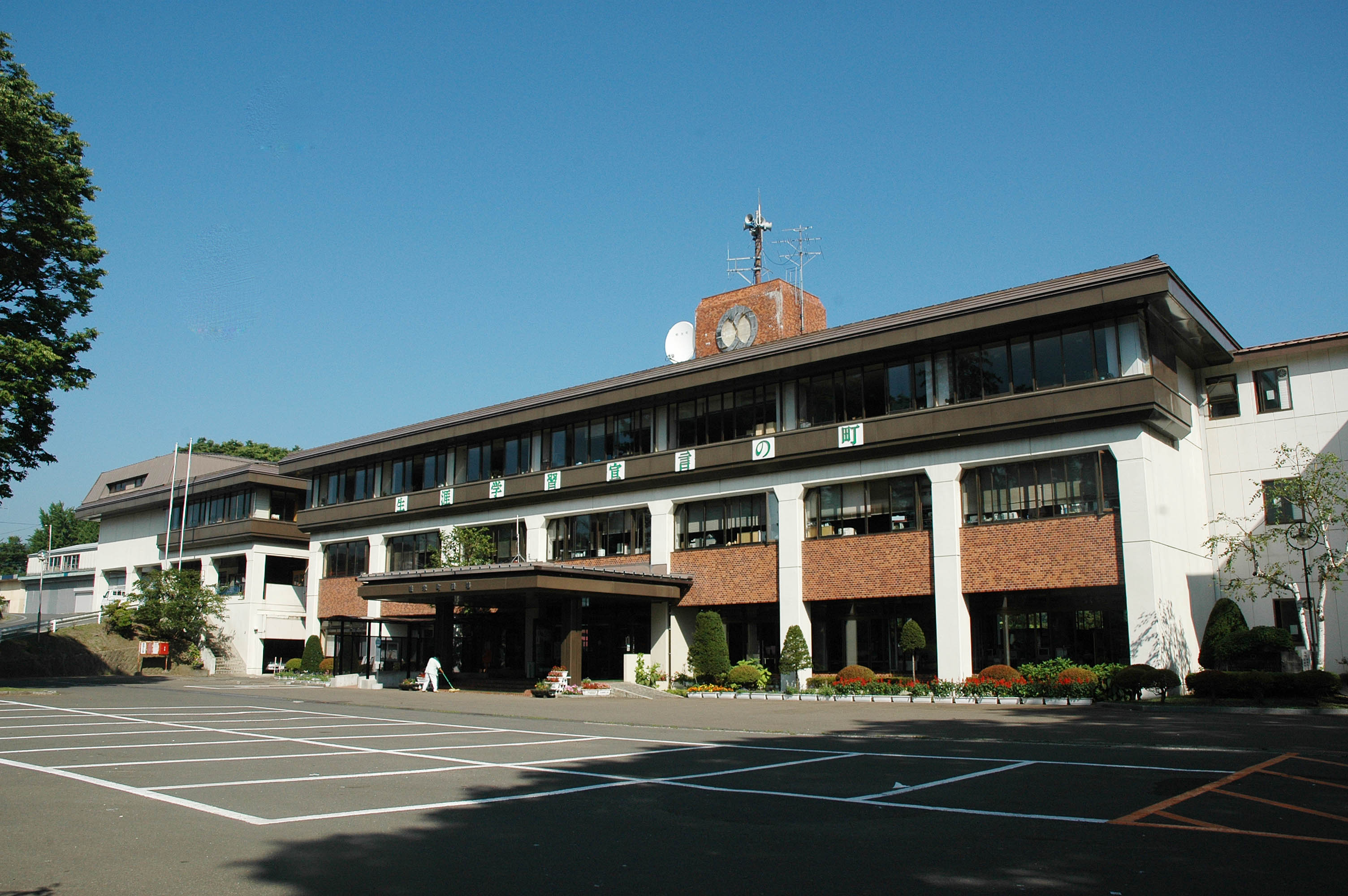 聖地『ハイキュー! !』と最新行政が交差する軽米町役場の現在地